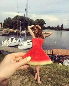 网红吃瓜裙,时尚潮流还是争议焦点？